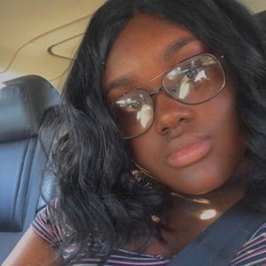 Meet your Posher, Cornelia